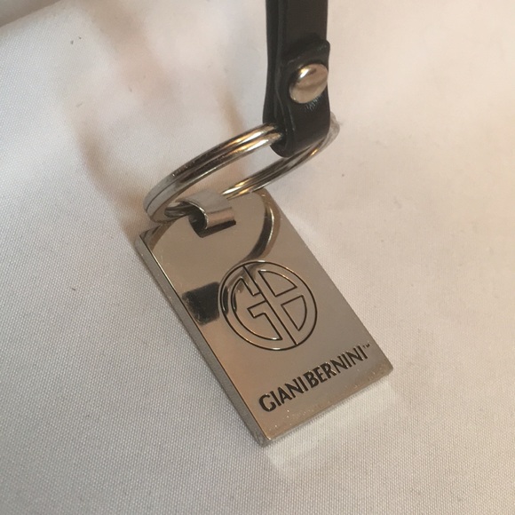 Giani Bernini Black shiny leather Purse Shoulder crossbody NWT - Picture 3 of 6